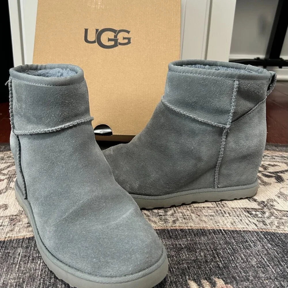 UGG Classic Mini Wedge Bootie Geyser Suede Size 9 EUC